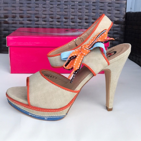 NWT CR Collection Sandals - Picture 2 of 8